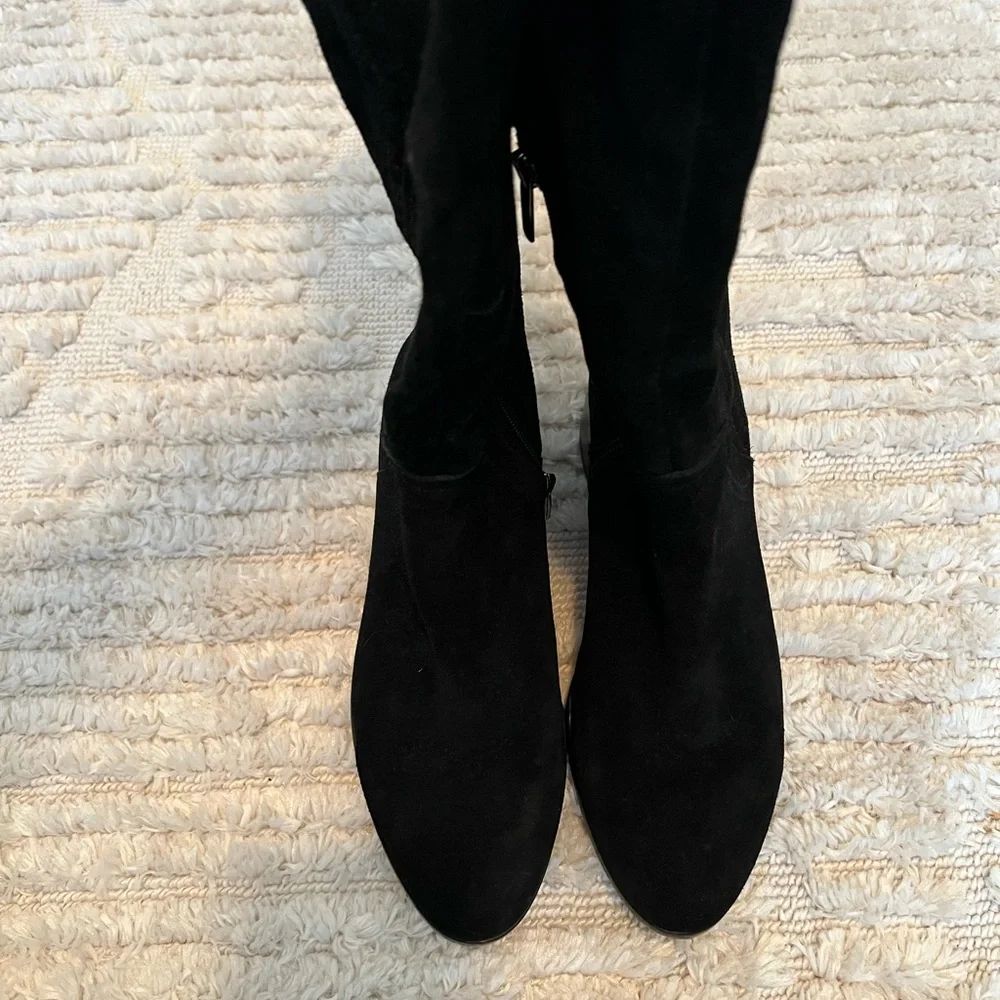 Black suede Vince Camuto size 7, never worn knee-high boots - Picture 3 of 8